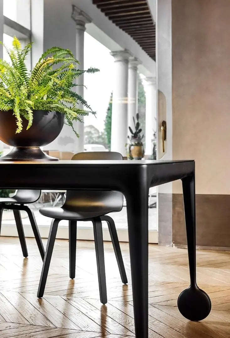 Grand Motion Extendable Table