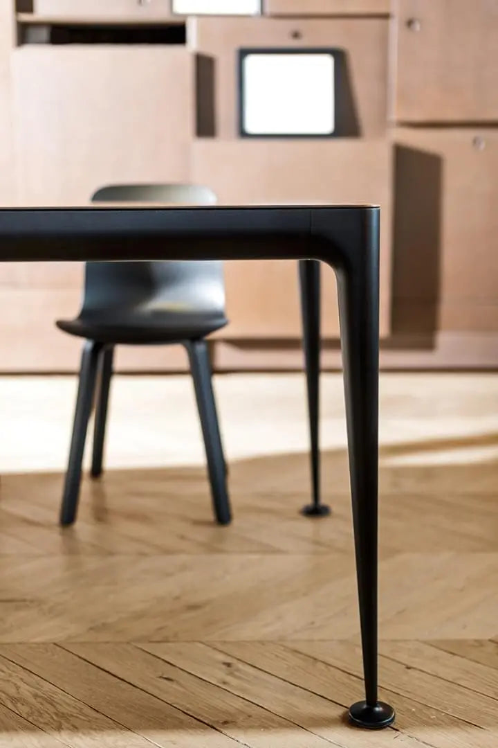 Grand Motion Extendable Table